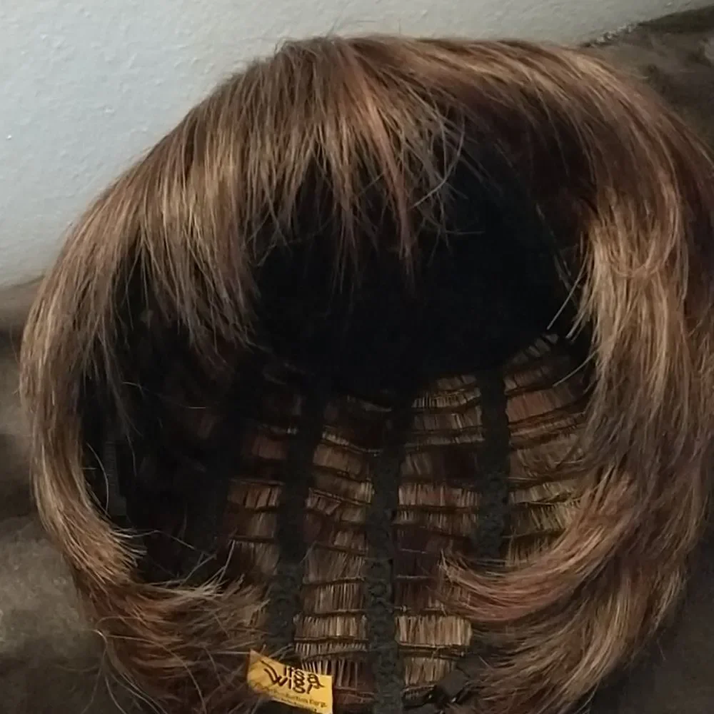 Short Bob Wig with Highlights